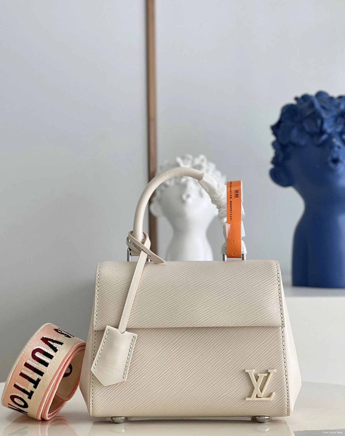 Rep ladies LOUIS VUITTON CLUNY MINI 0708